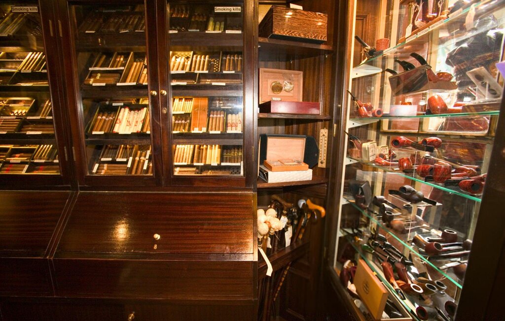 humidor room